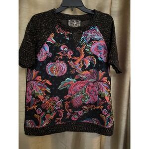 James Coviello Metallic sweater short sleeve beautiful design